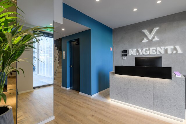 アクロポリスマゼンタ