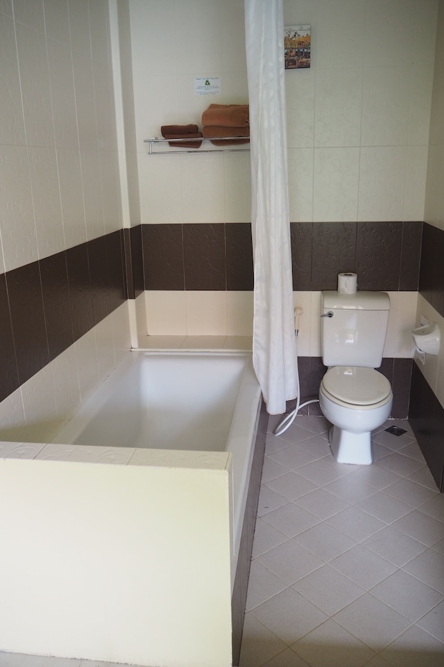 ヴィラ トンブラ