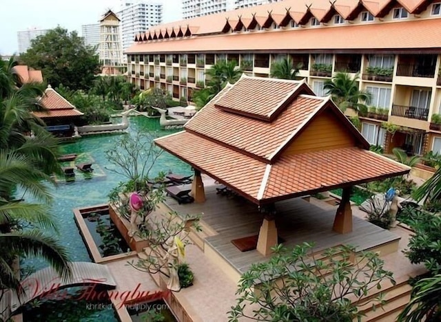 ヴィラ トンブラ