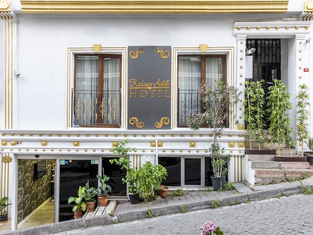 カディルガ アンティーク ホテル