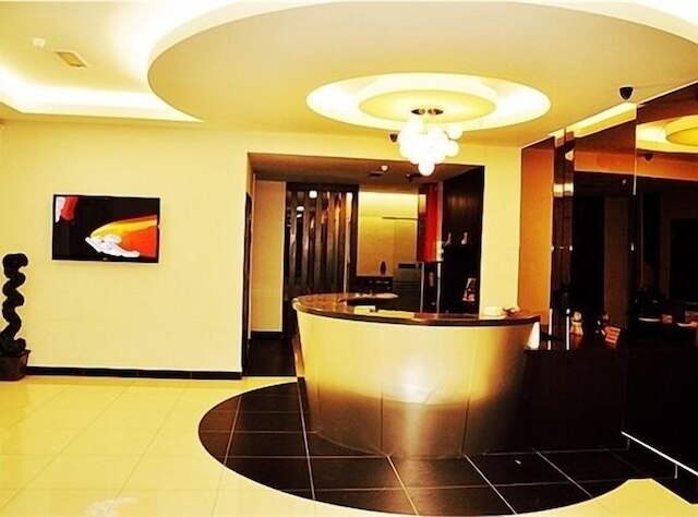 ゴールデンヒル ホテル