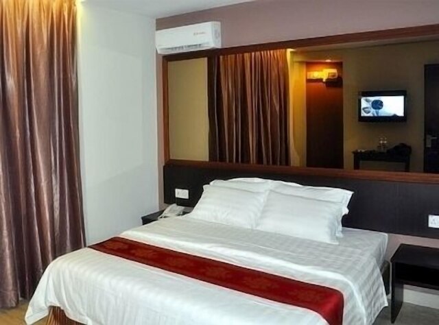 ゴールデンヒル ホテル