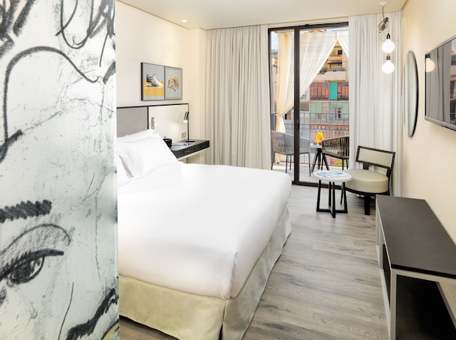 H 10 アート ギャラリー