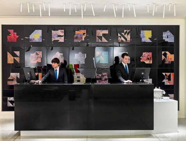 H 10 アート ギャラリー