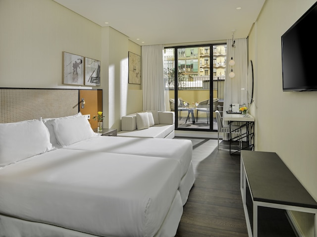 H 10 アート ギャラリー