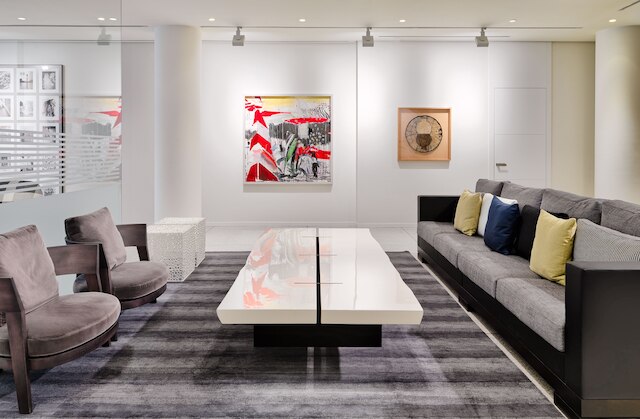 H 10 アート ギャラリー