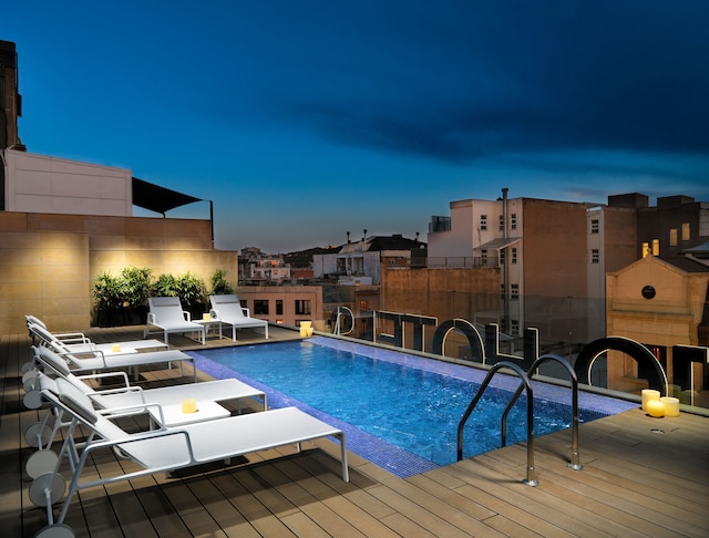 H 10 アート ギャラリー