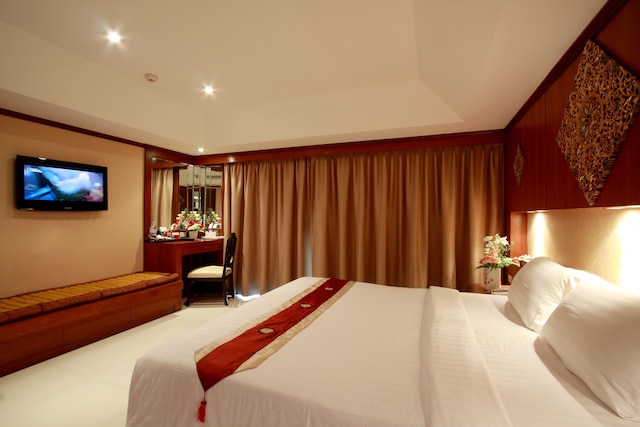 ラヤブリホテルパトン