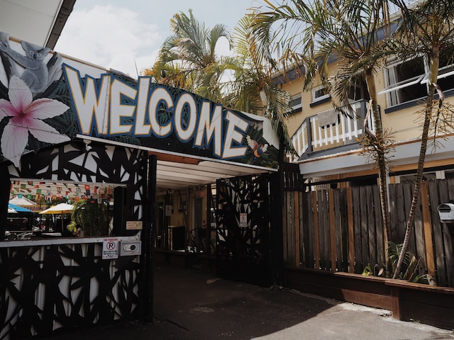 バックパッカーズ イン パラダイス リゾート - ホステル