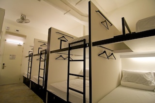 バンク ホステル