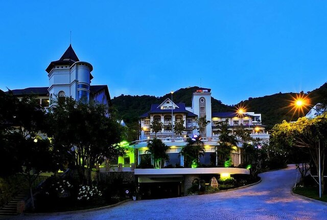 ビーチフロント ホテル