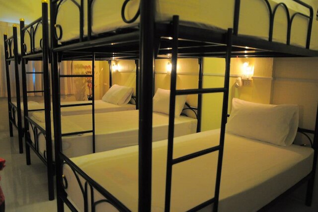 セブンティーン ホステル