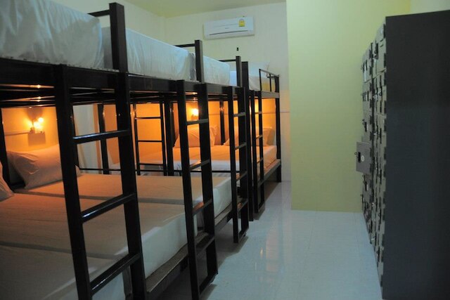 セブンティーン ホステル