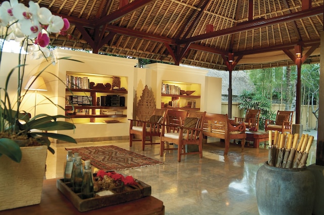 コマネカ・アット・モンキーフォレスト