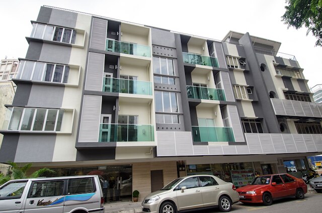 12 フライ ホテル