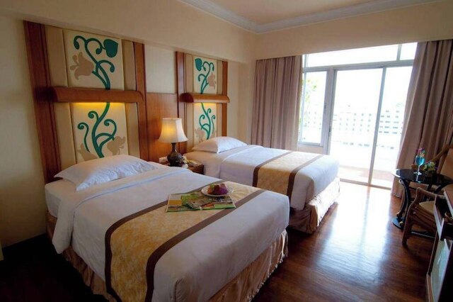 ゴールデン ビーチ ホテル パタヤ