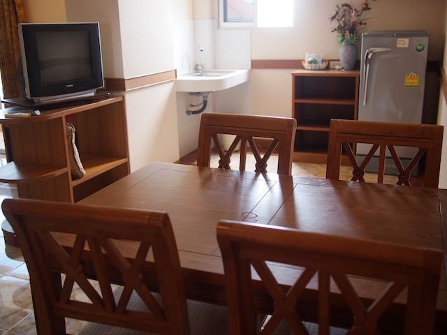 ナヴィンマンション 3