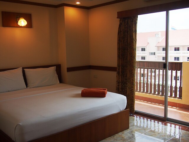 ナヴィンマンション 3