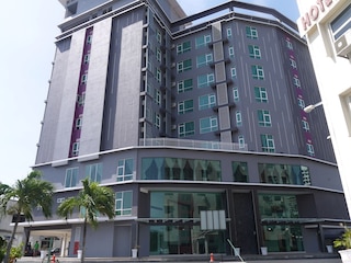 ミッドシティ ホテル メラカ