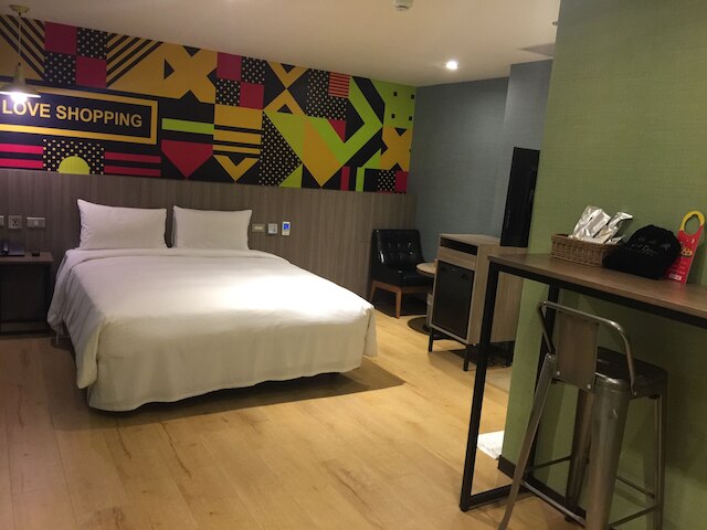 レインボー ホテル