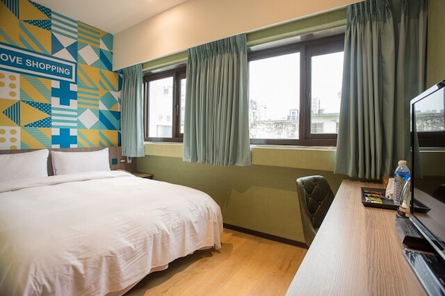 レインボー ホテル