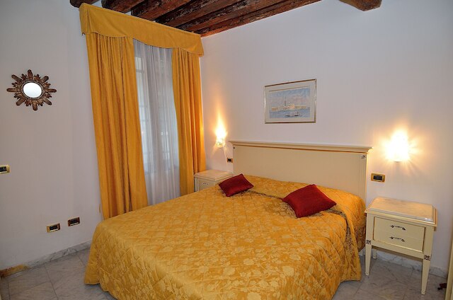 ダ ブルーノ ホームズ