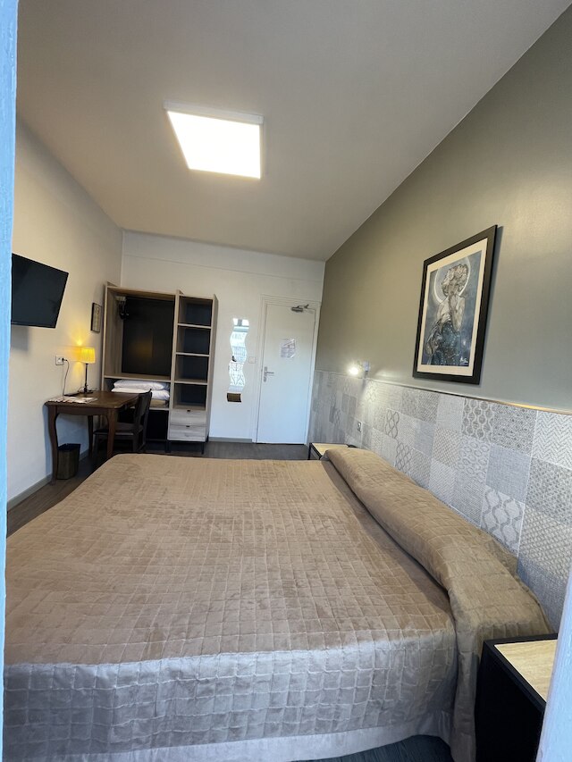 オテル ミストラル コメディー サン ロシュ