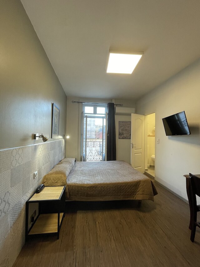 オテル ミストラル コメディー サン ロシュ