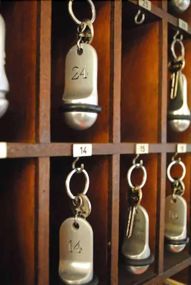 オテル ミストラル コメディー サン ロシュ