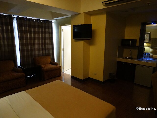 シルバー オーク スイート ホテル