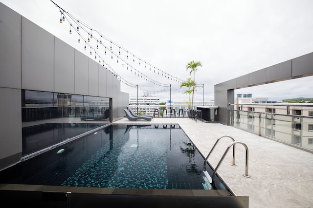 デ チャイ オリエンタル ニマン