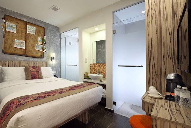 ホテル クローバー ザ アーツ