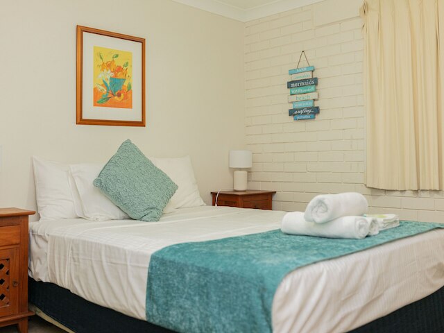 トリケット ガーデンズ ホリデー イン