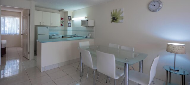 トリケット ガーデンズ ホリデー イン