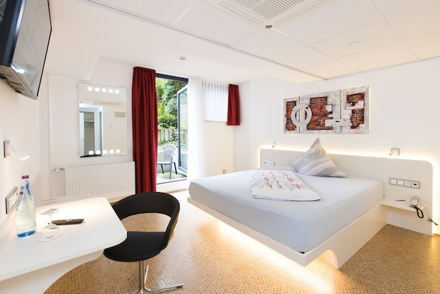 ホテル アム デュッセルドルファー プラッツ