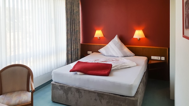 ホテル アム デュッセルドルファー プラッツ