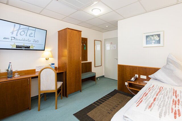 ホテル アム デュッセルドルファー プラッツ