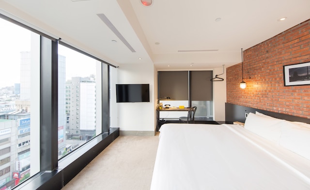 チェック イン 台北 ソンジャン (雀客旅館台北松江館)