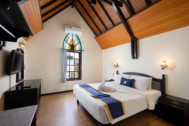 ロイヤル ホテル アンド ヴィラ バトゥ