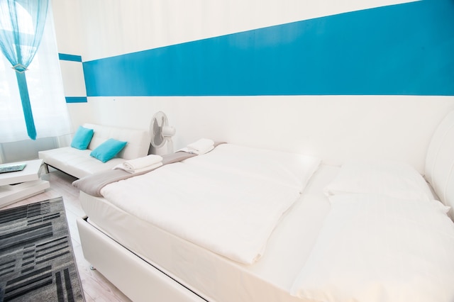 ロイヤ ルリゾート アパートメンツ ウエストバンホフ