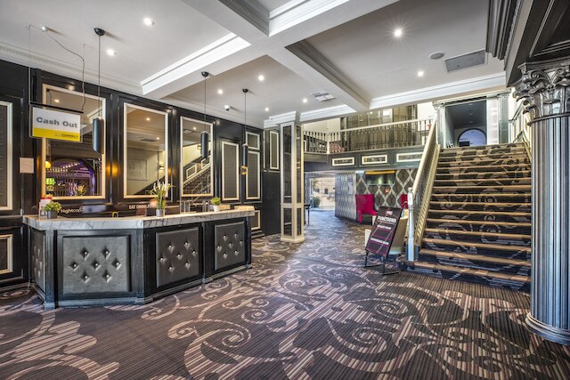 ナイトキャップ アット スカイウエイズ ホテル