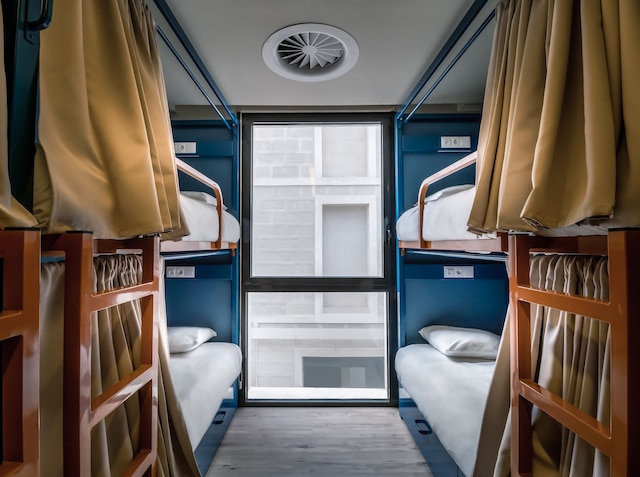 ラトループ ポブレノウ ビーチ