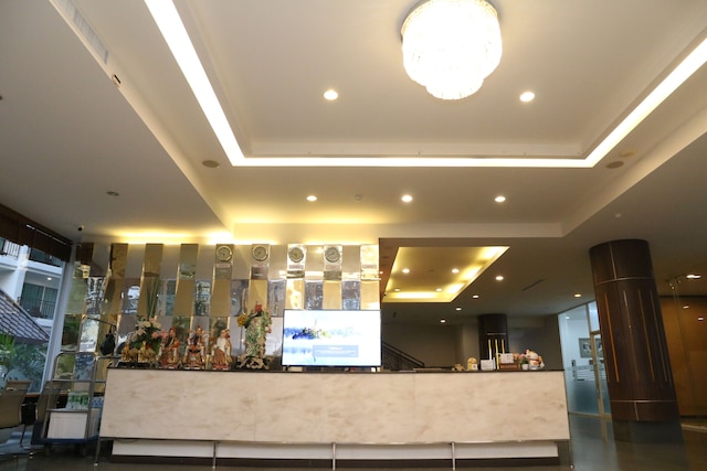 クリスタルパレスラグジュアリーホテル