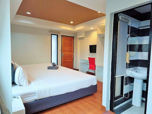 マ ノン ノント ホテル & アパートメント