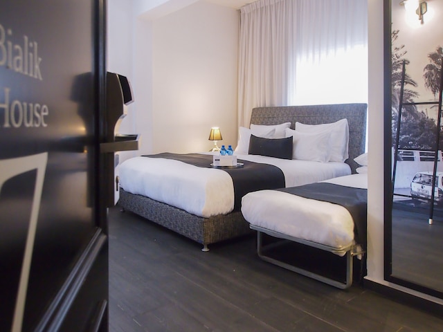 ディゼンコフ アベニュー ホテル