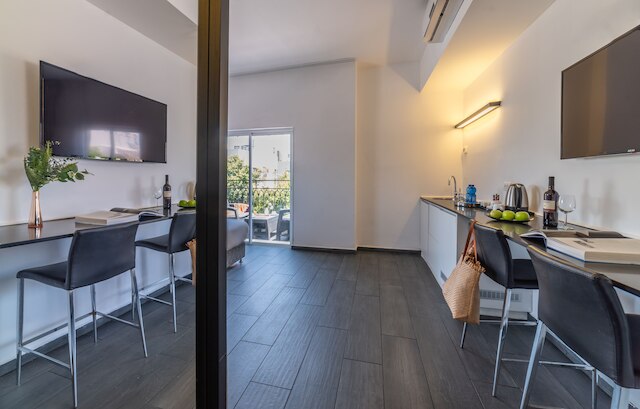 ディゼンコフ アベニュー ホテル