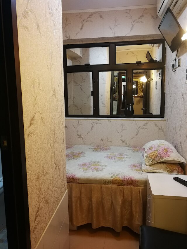 ラッキー ホステル