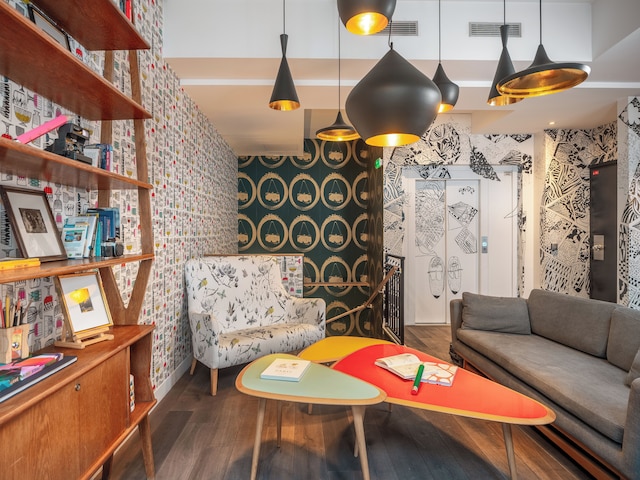 オテル クレヨン ルージュ