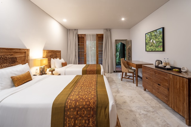 アディワナ スヴァルガ ロカ