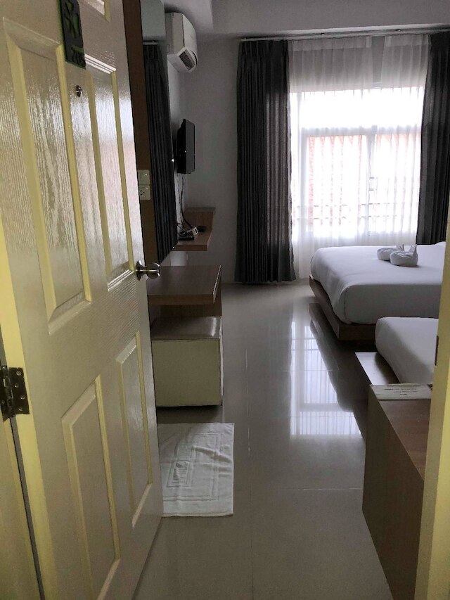 トンコク ホテル